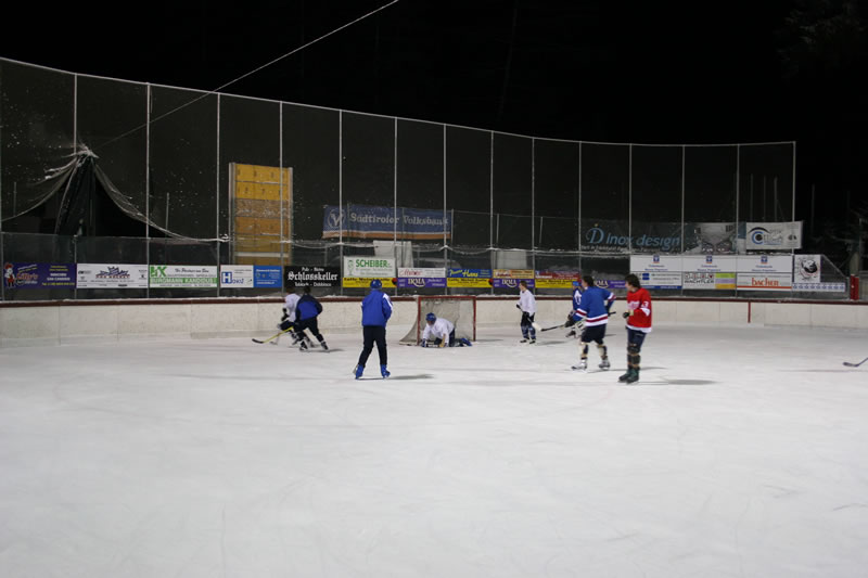 gal/Eishockeyspiel in Toblach/2008-02-02 SVR Eishockey 108.jpg